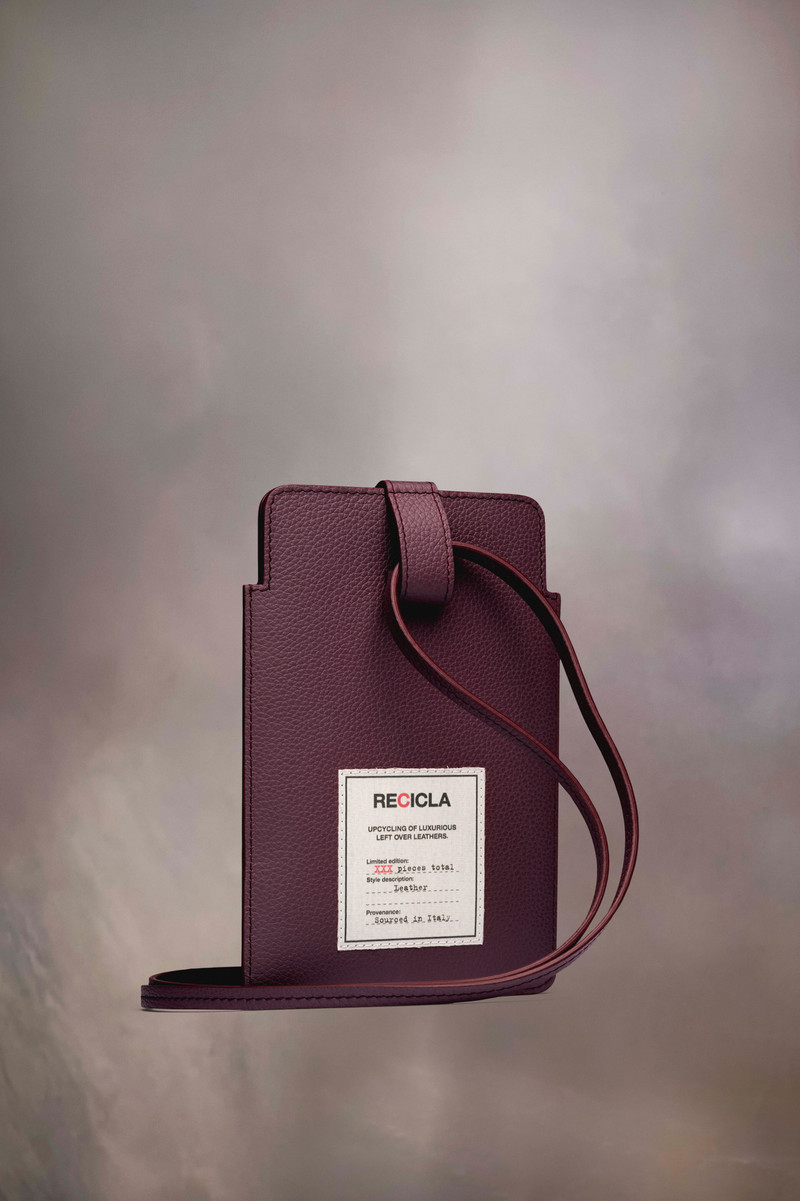 Maison Margiela Recicla phone holder outlook