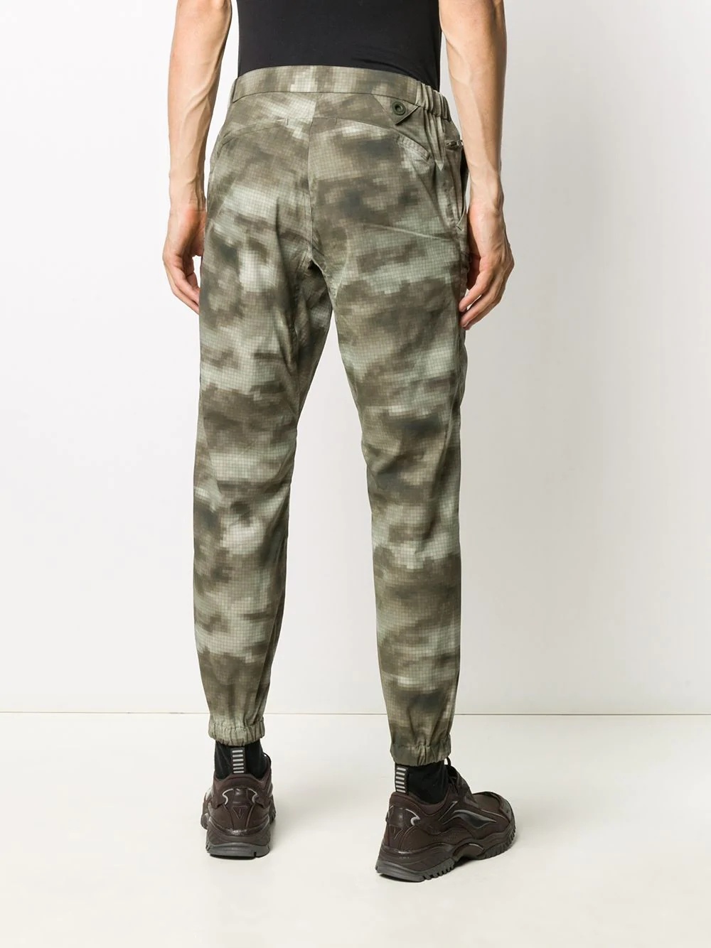 camouflage-print cargo trousers  - 4