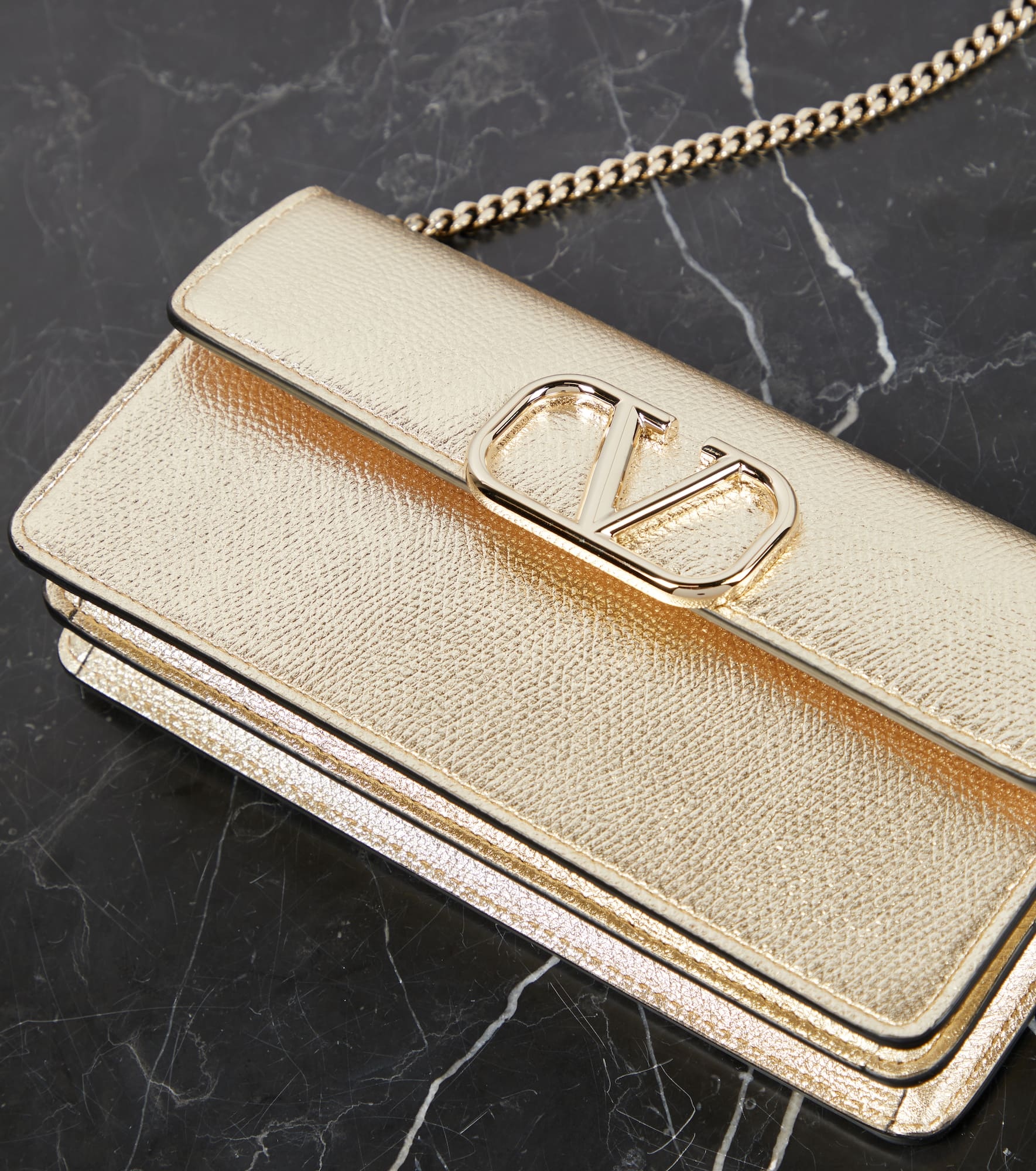 VLogo Signature Small leather wallet on chain - 6