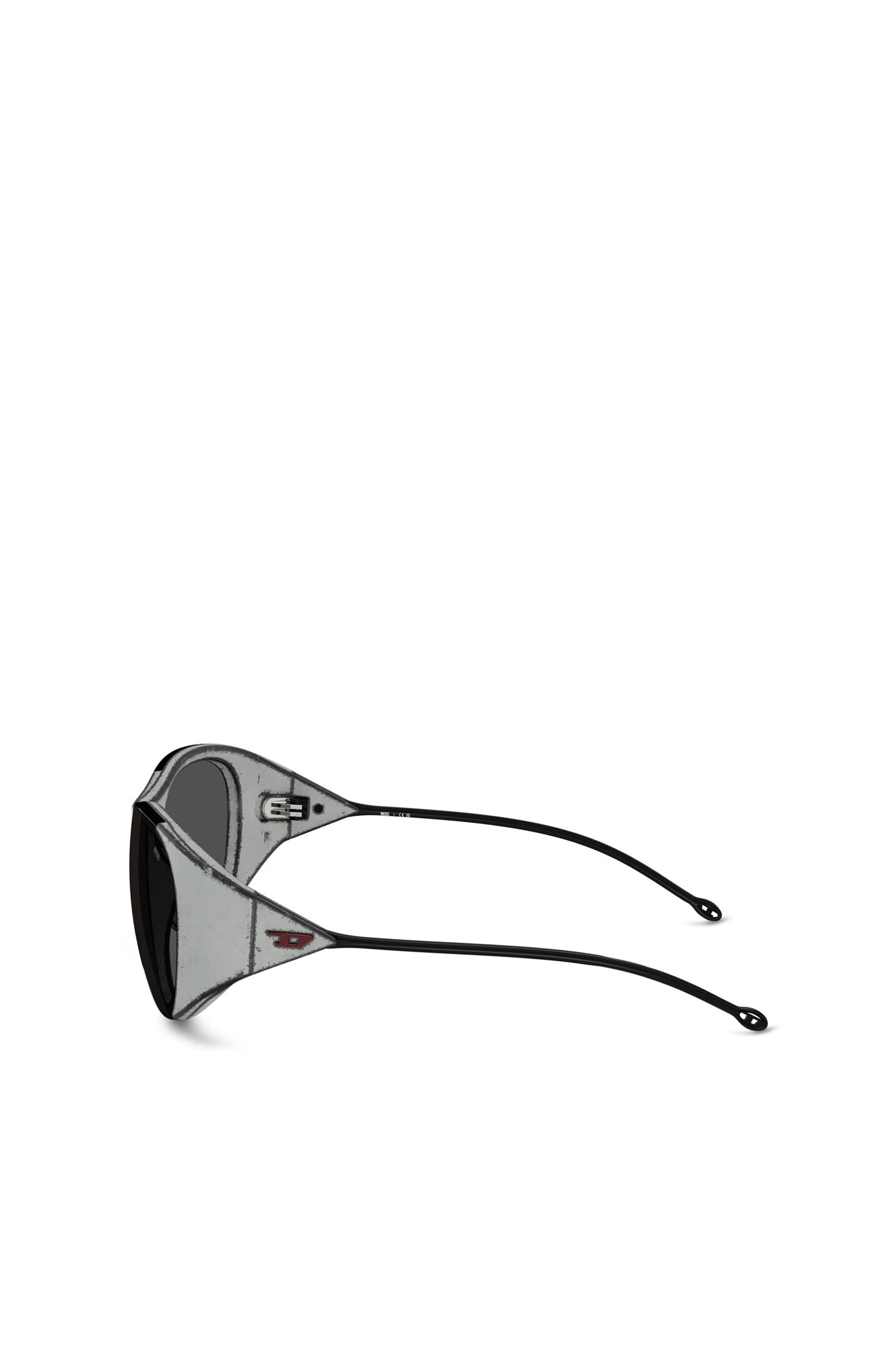 0DL3003 - 2