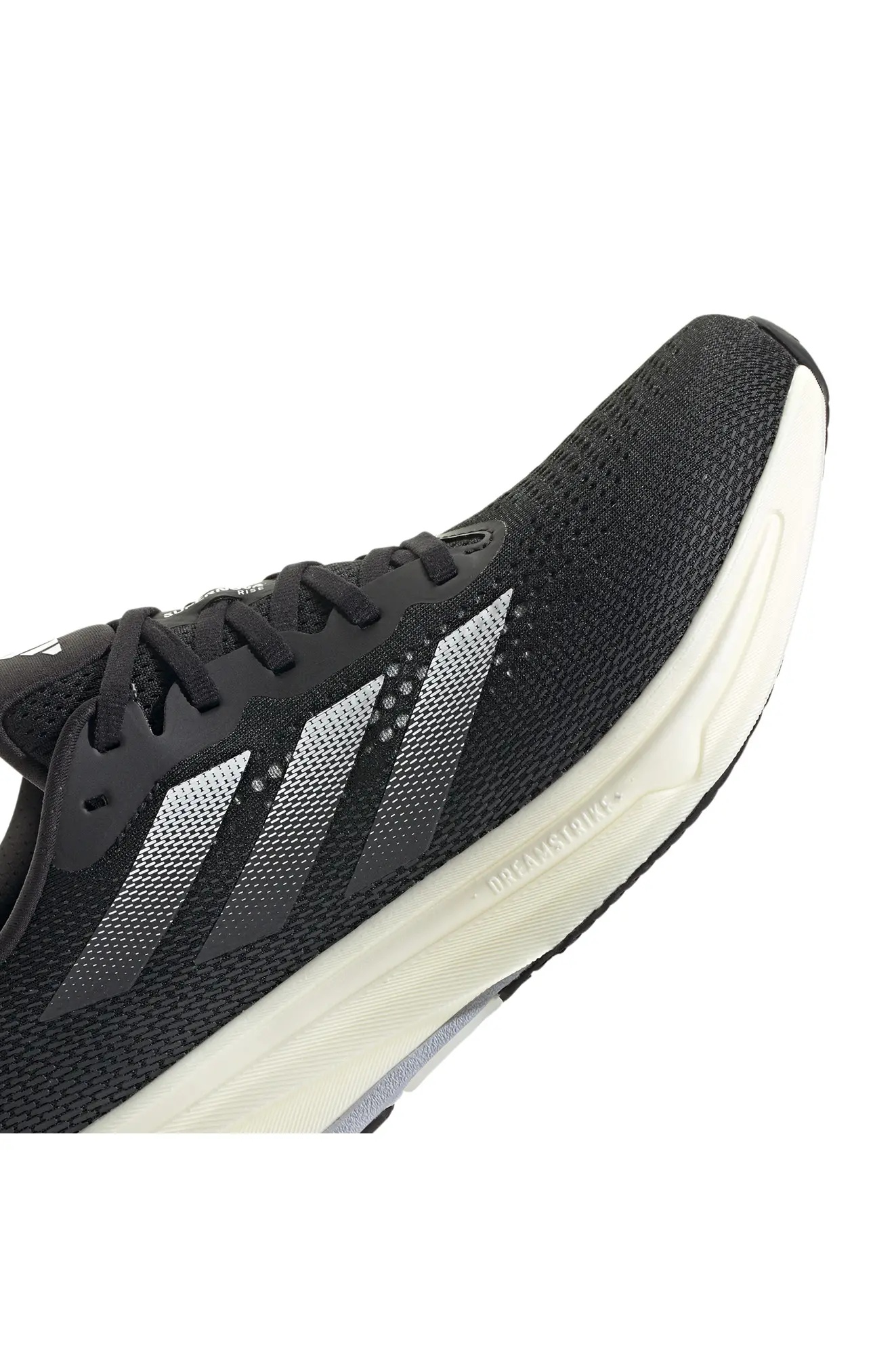 Supernova Rise Running Shoe in Core Black/Core White/Carbon - 9