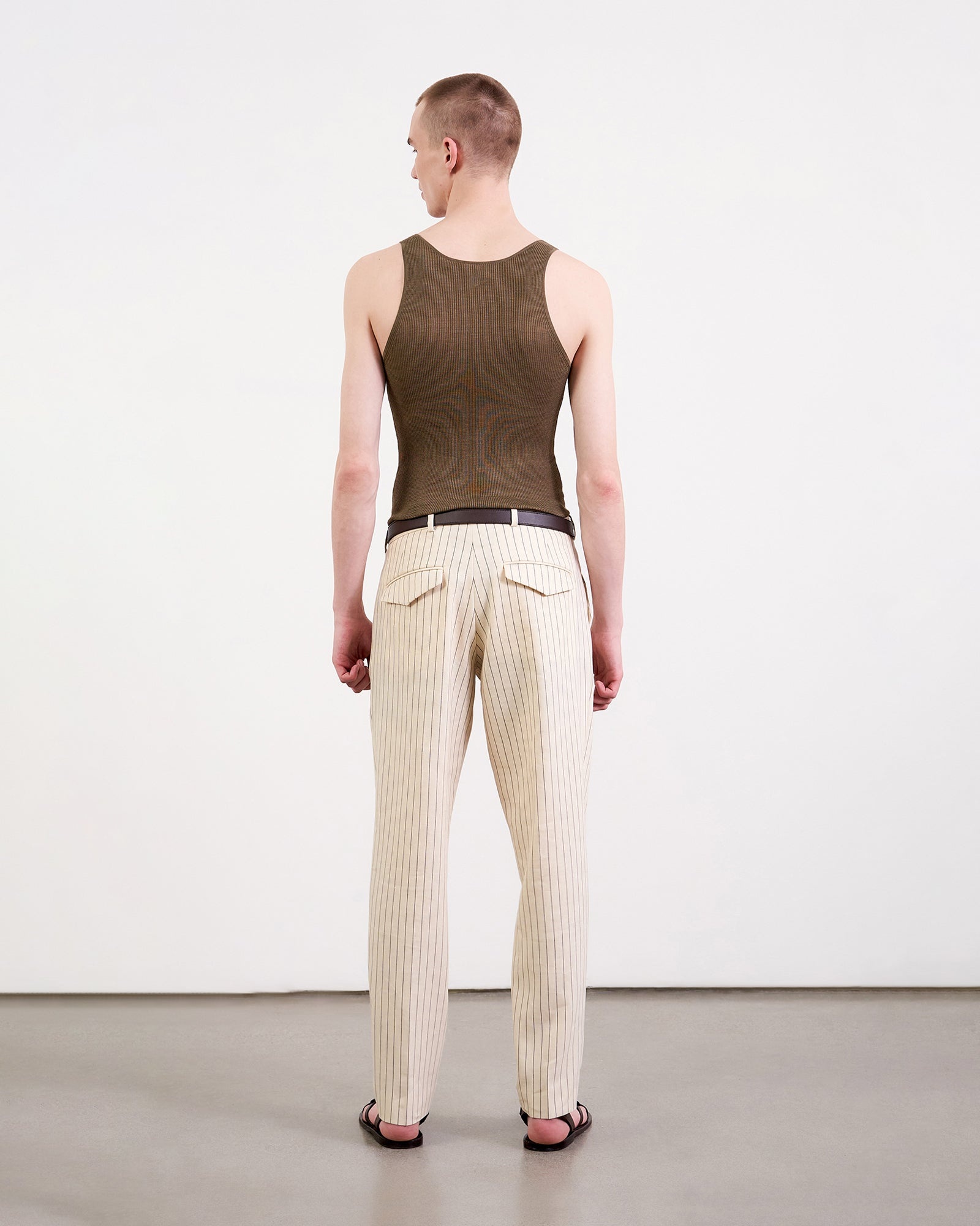 YANNIK PANT - 4