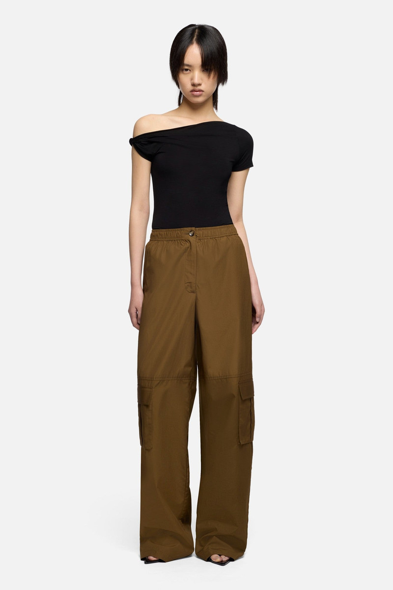 7 For All Mankind CARGO WIDE LEG PANT in Poplin Toffee outlook