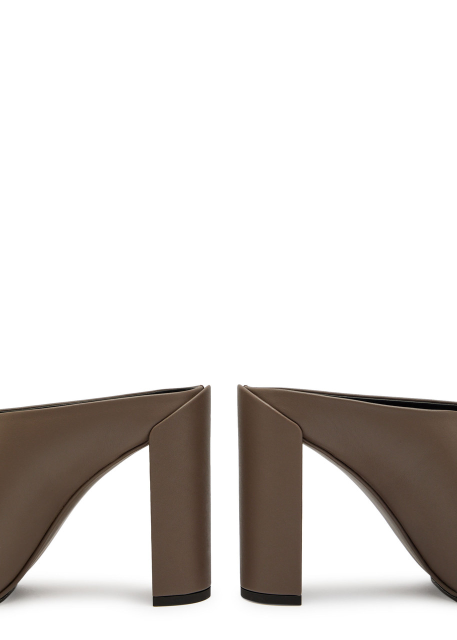 Alaïa Square toe Leather Mules - 4
