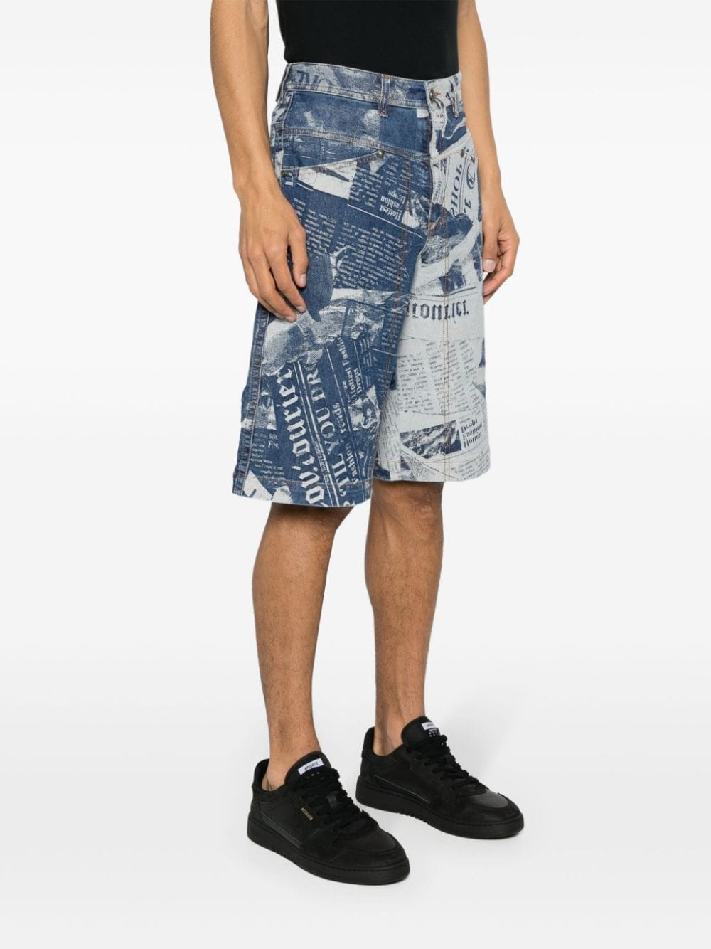 newspaper-print denim shorts - 3