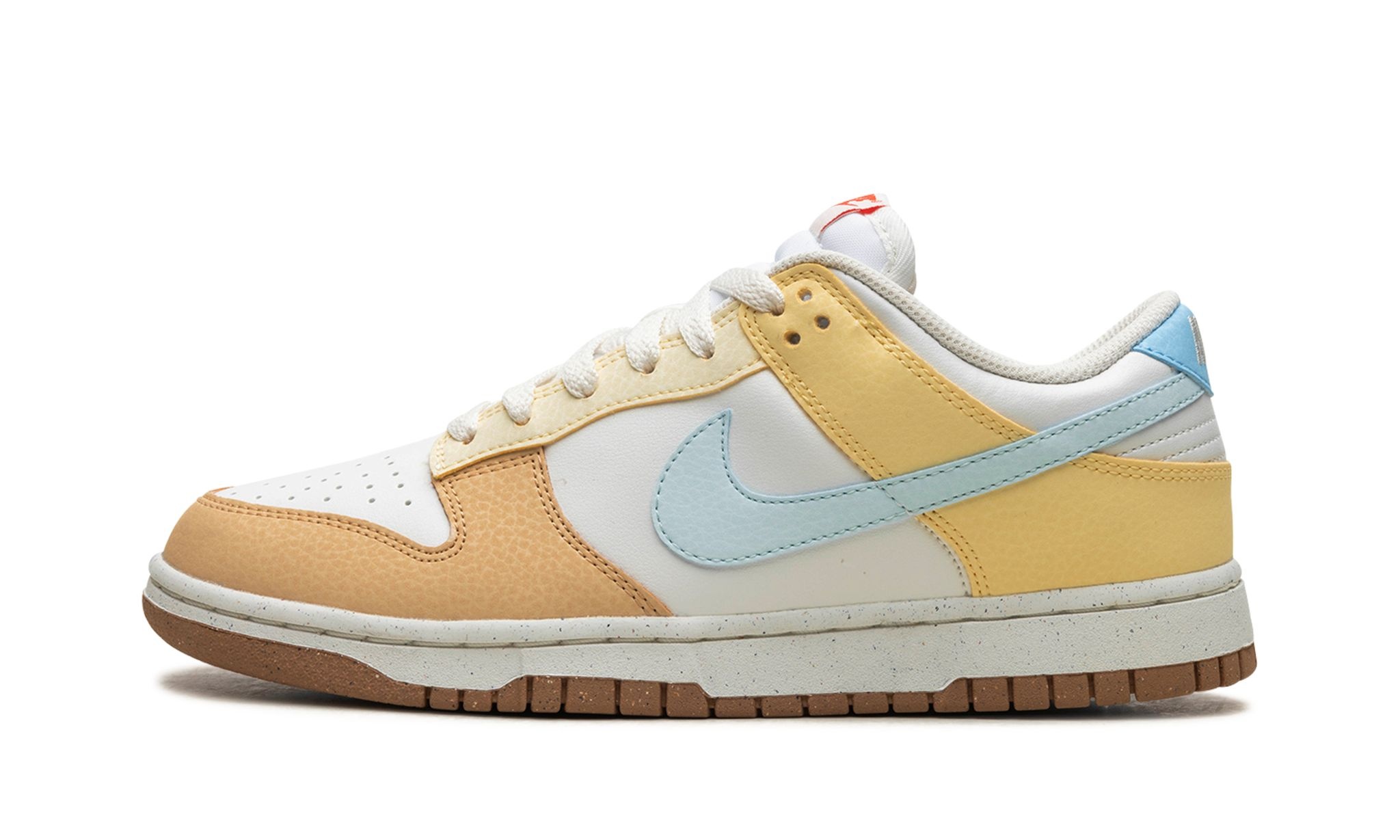 DUNK LOW WMNS "Soft Yellow" - 1