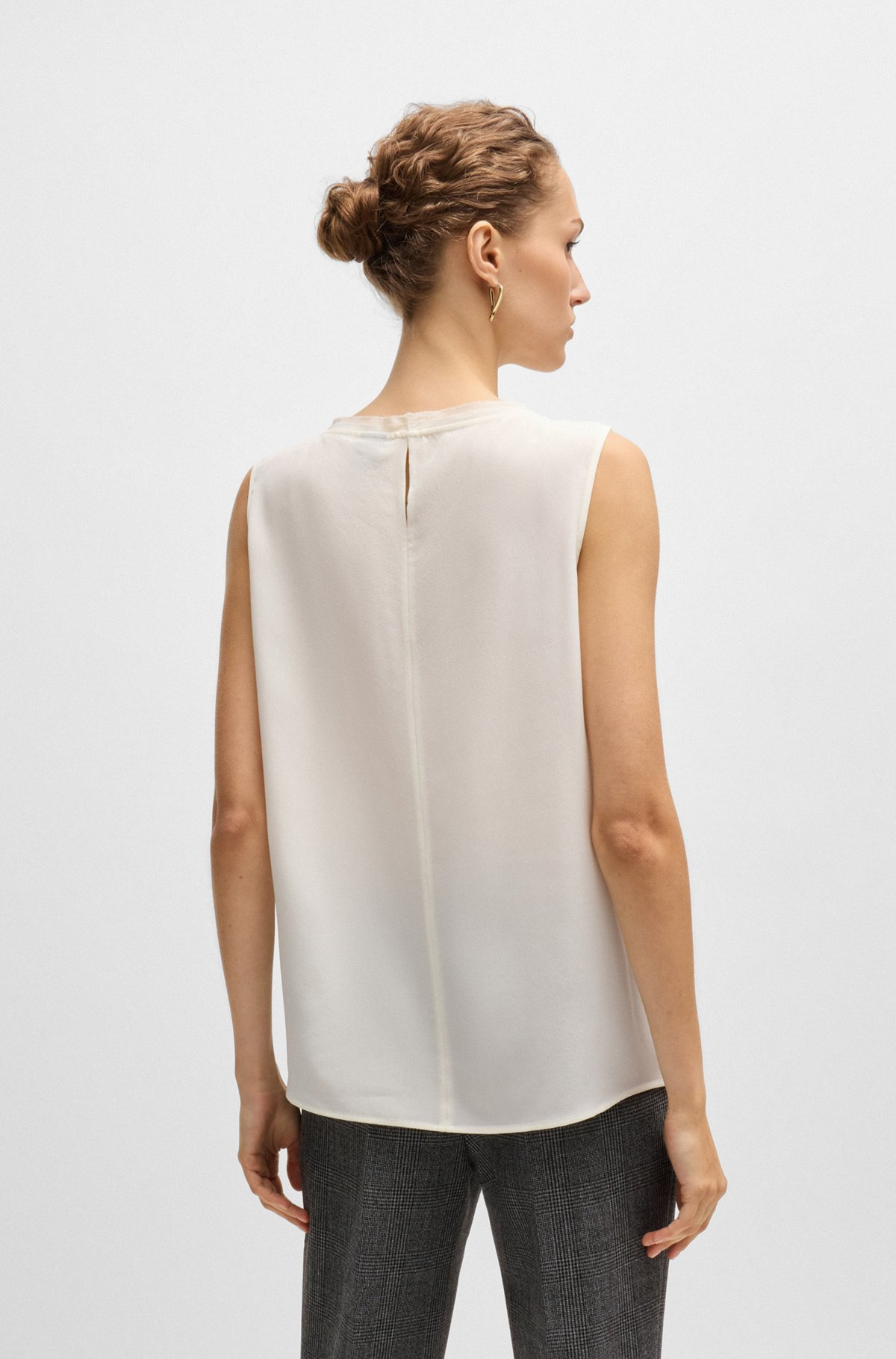 PLEAT-FRONT SLEEVELESS BLOUSE IN WASHED SILK - 5