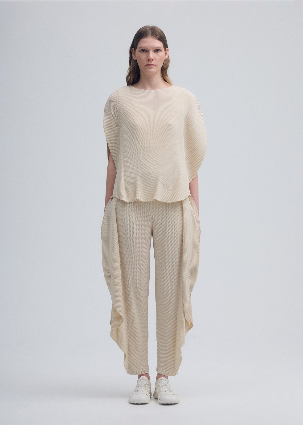 ORBICULAR PLEATS PANTS - 2