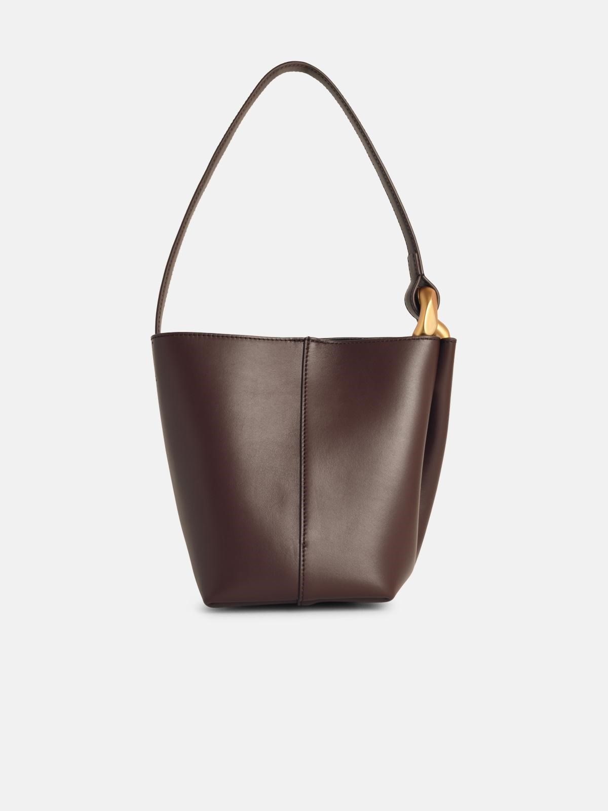 'CORNER' SMALL BROWN LEATHER BUCKET BAG - 3