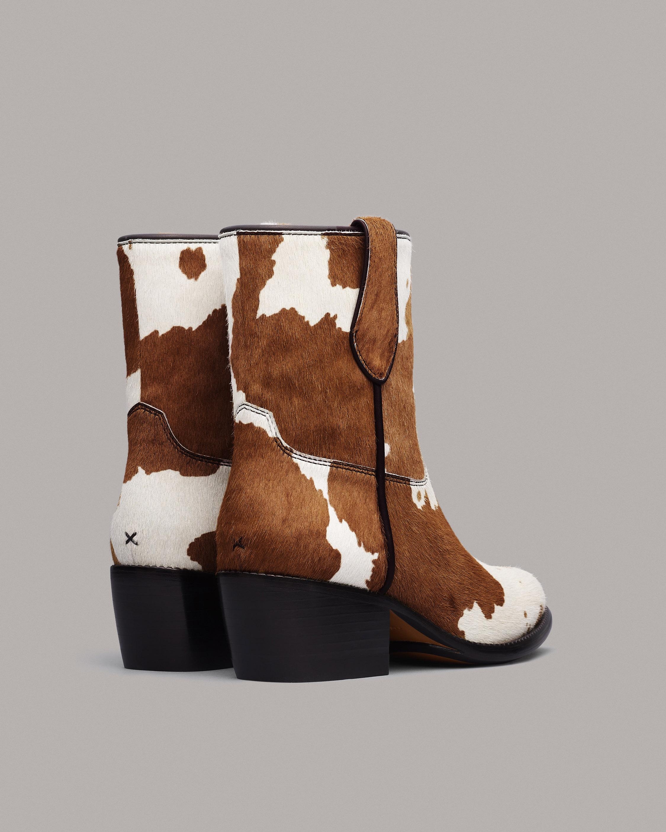 Clyde Boot - Calf Hair
Heeled Boot - 3