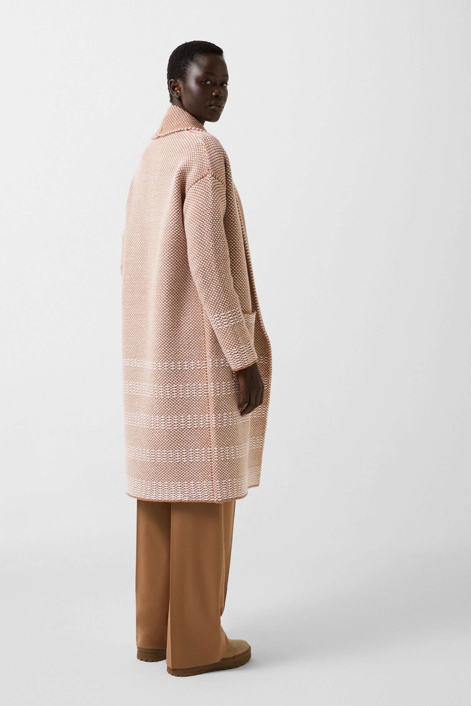 Knitted coat Lassie in Camel/Off-White - 3