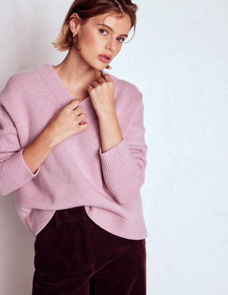 Marion Merino V-neck Sweater-Blush Pink 5