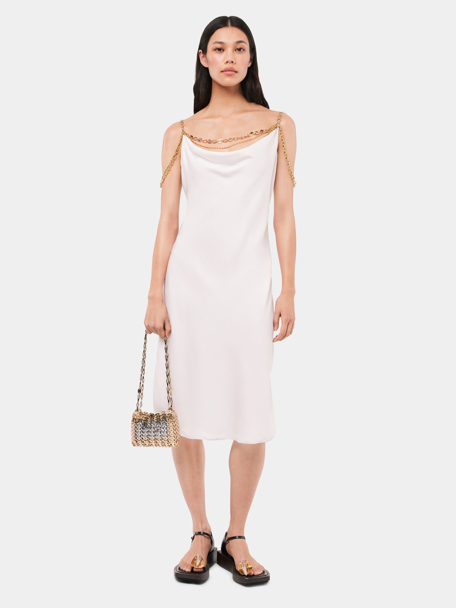 LIGHT PLEATED WHITE DRESS EMBELLISHED WITH "EIGHT" SIGNATURE CHAIN - 2