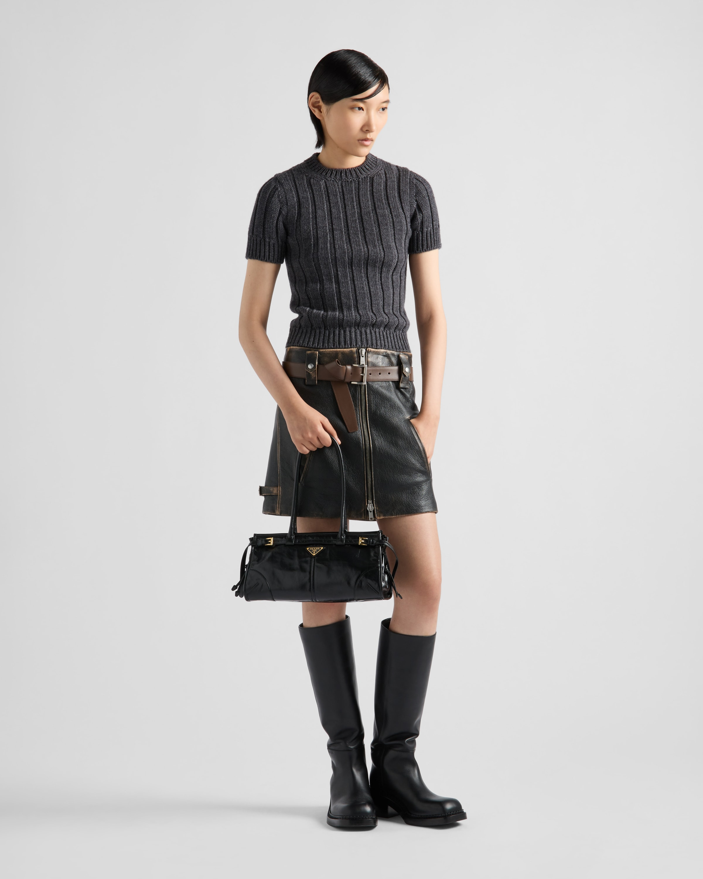 Medium leather handbag - 2