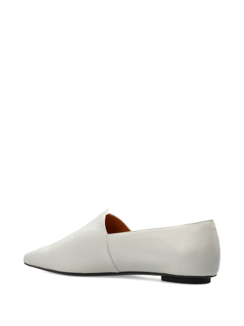 pointed-toe pumps 4