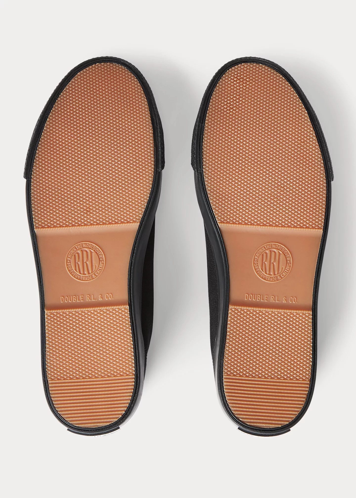 Canvas Sneaker - 7