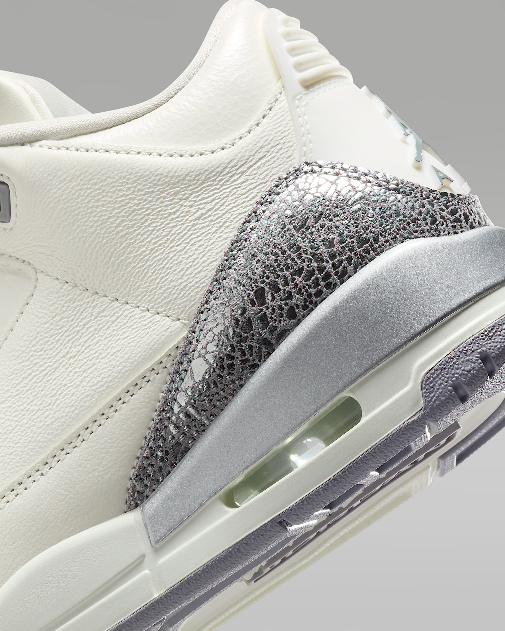 Air Jordan 3 Retro Women's Shoes - 8