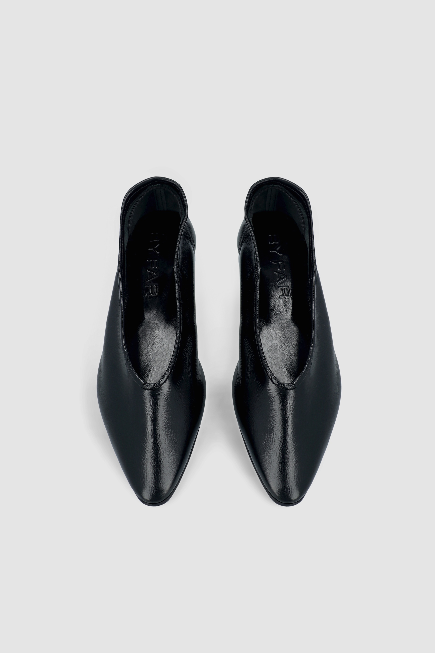 Carré Black Creased Leather Pump - 3