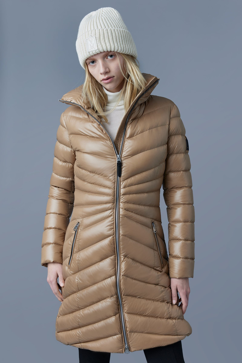 JUDE hand-knit toque with ribbed cuff 3