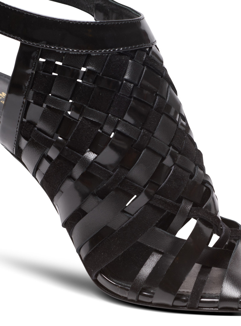 Fringed patent leather sandals 5