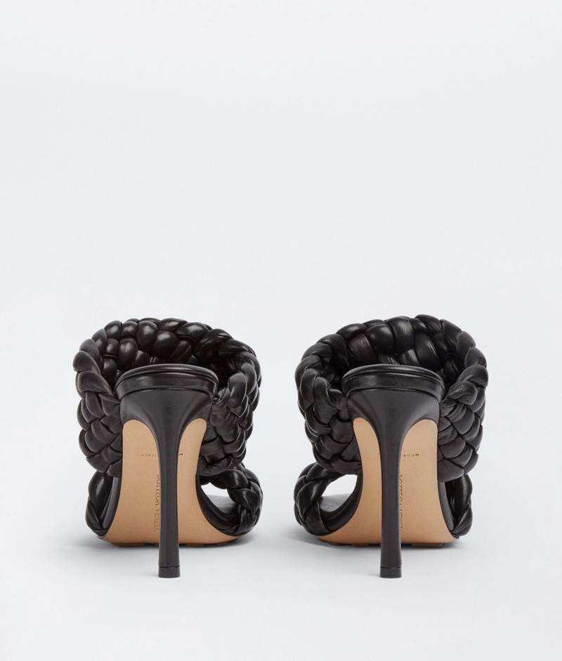 Bottega Veneta curve outlook