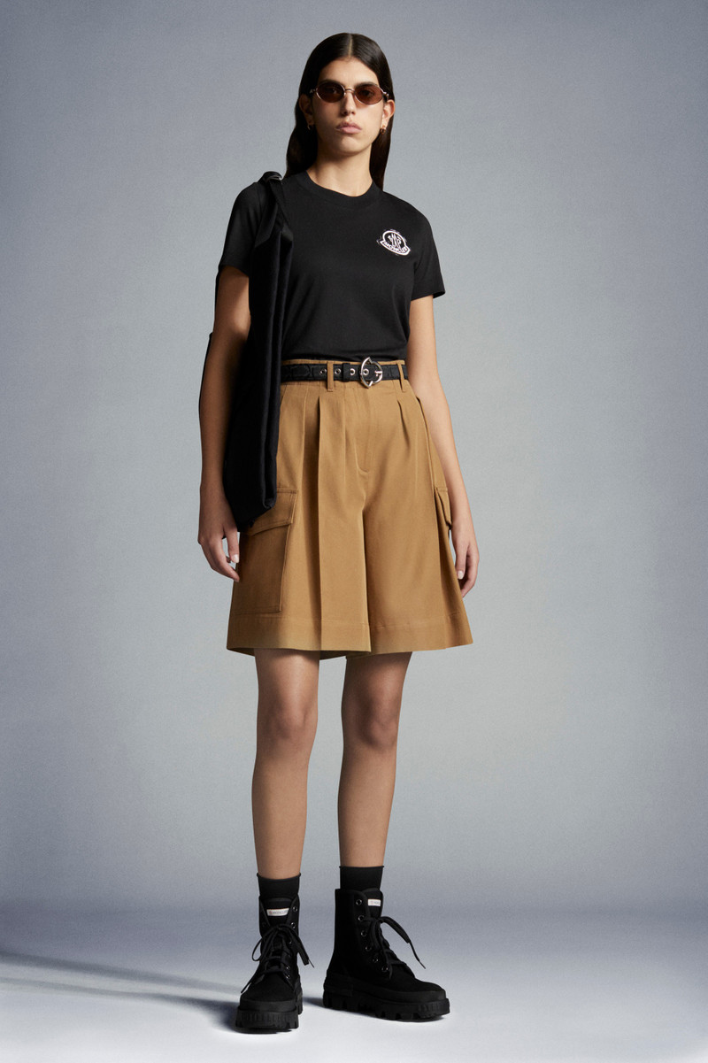 Moncler Cargo Shorts outlook