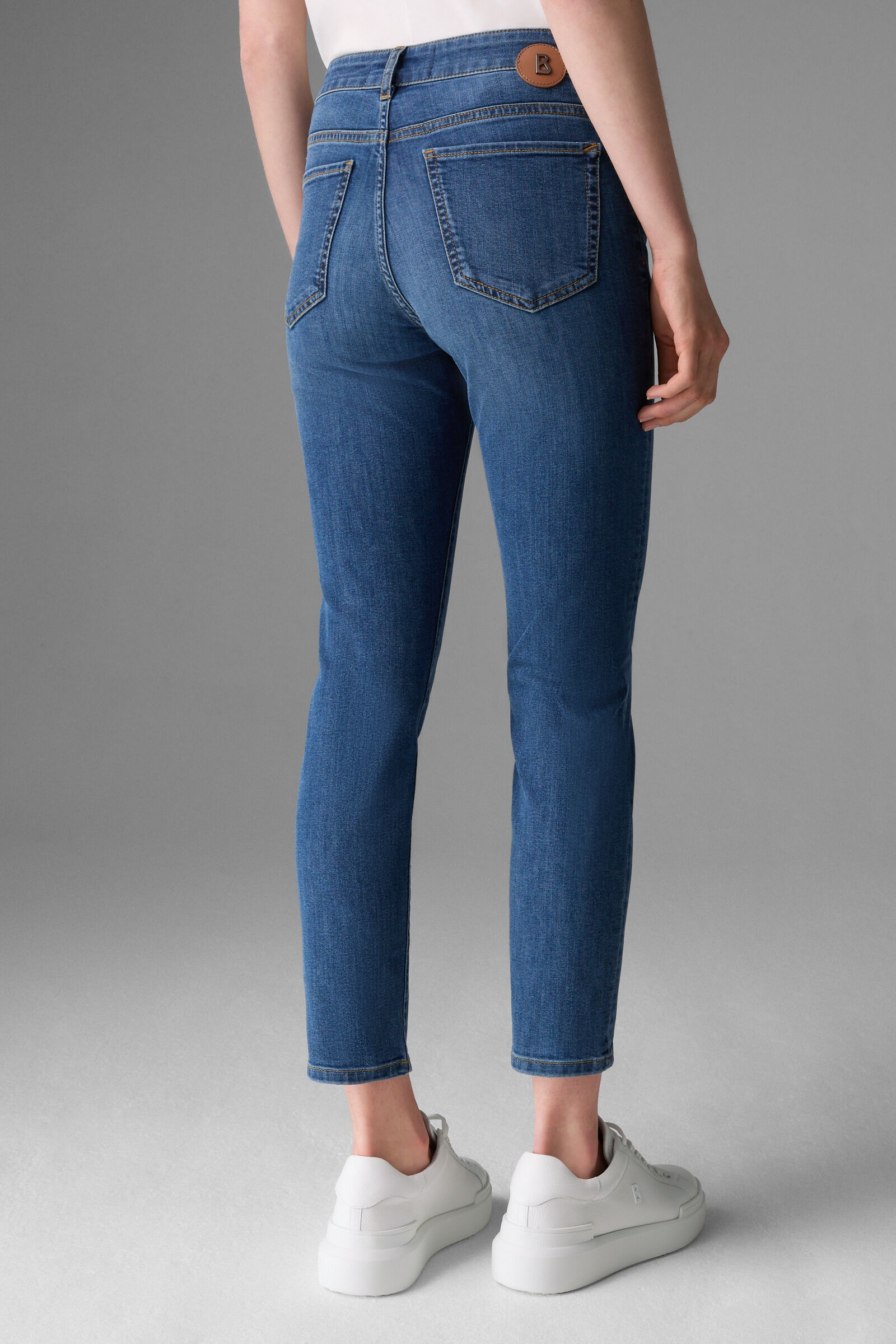 Slim fit Julie 7/8 jeans in Washed denim blue - 3