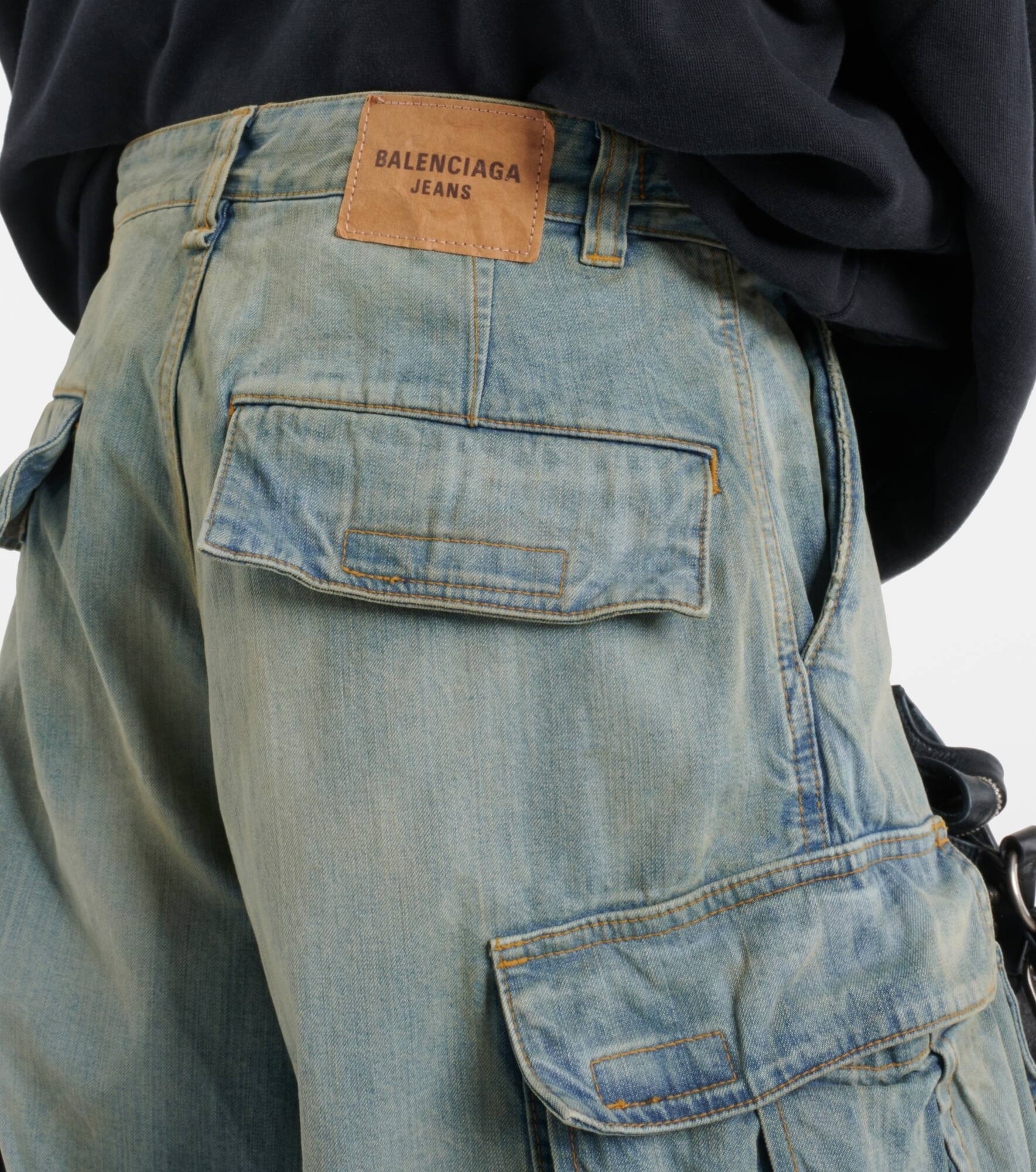 Mid-rise cargo jeans - 6