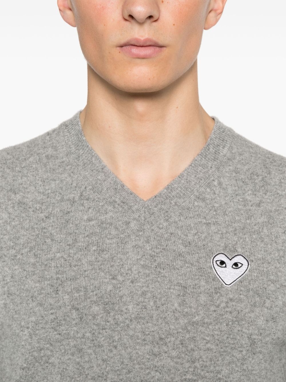 v-neck pullover with white heart - 5
