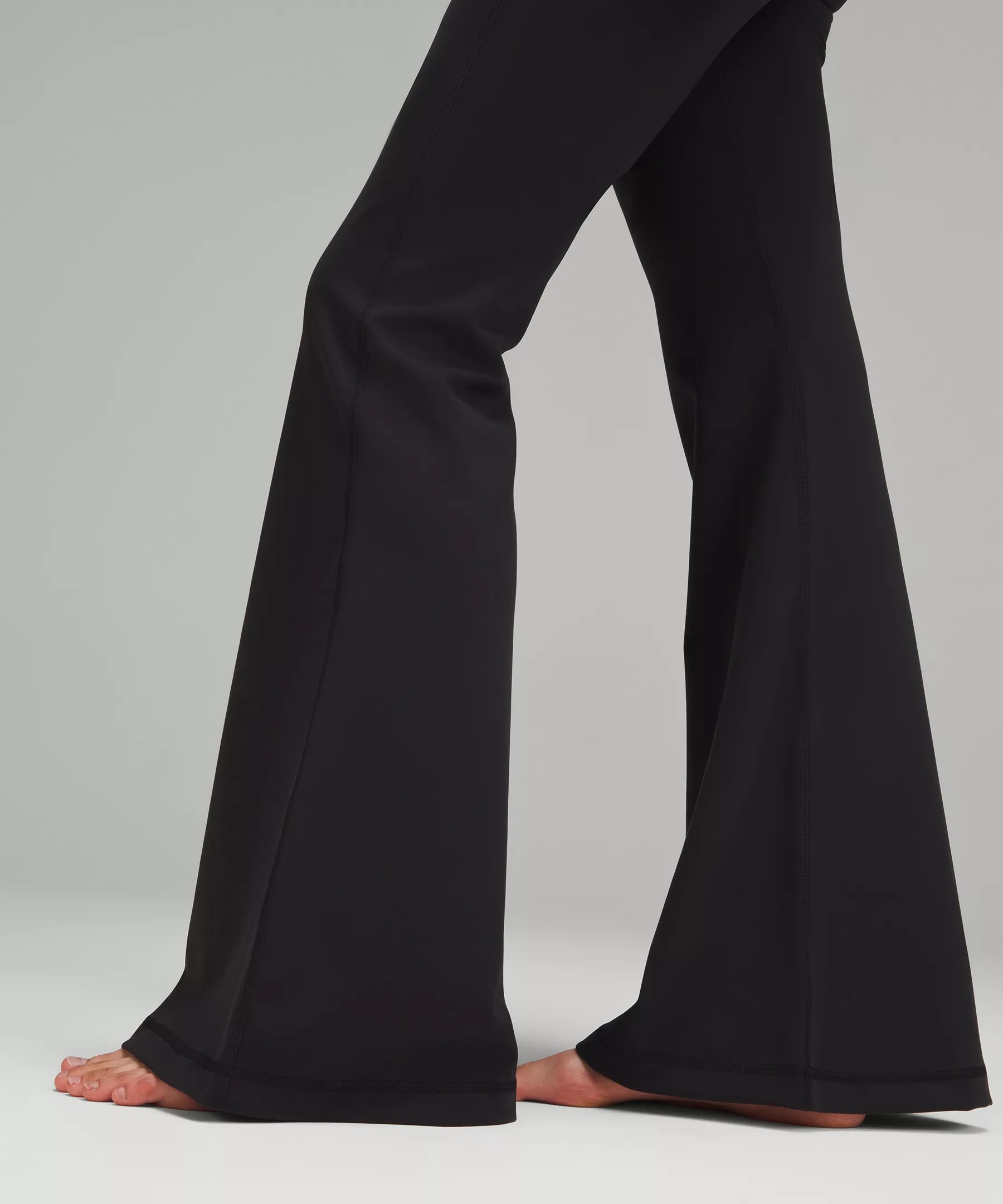 Wunder Under SmoothCover Ultra-Flared High-Rise Yoga Pant - 6