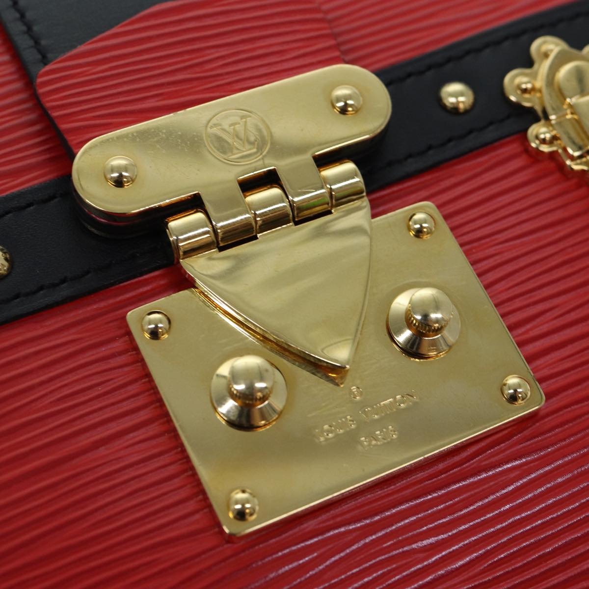 LOUIS VUITTON Epi Trunk Clutch Shoulder Bag Red Black M51697 - 9