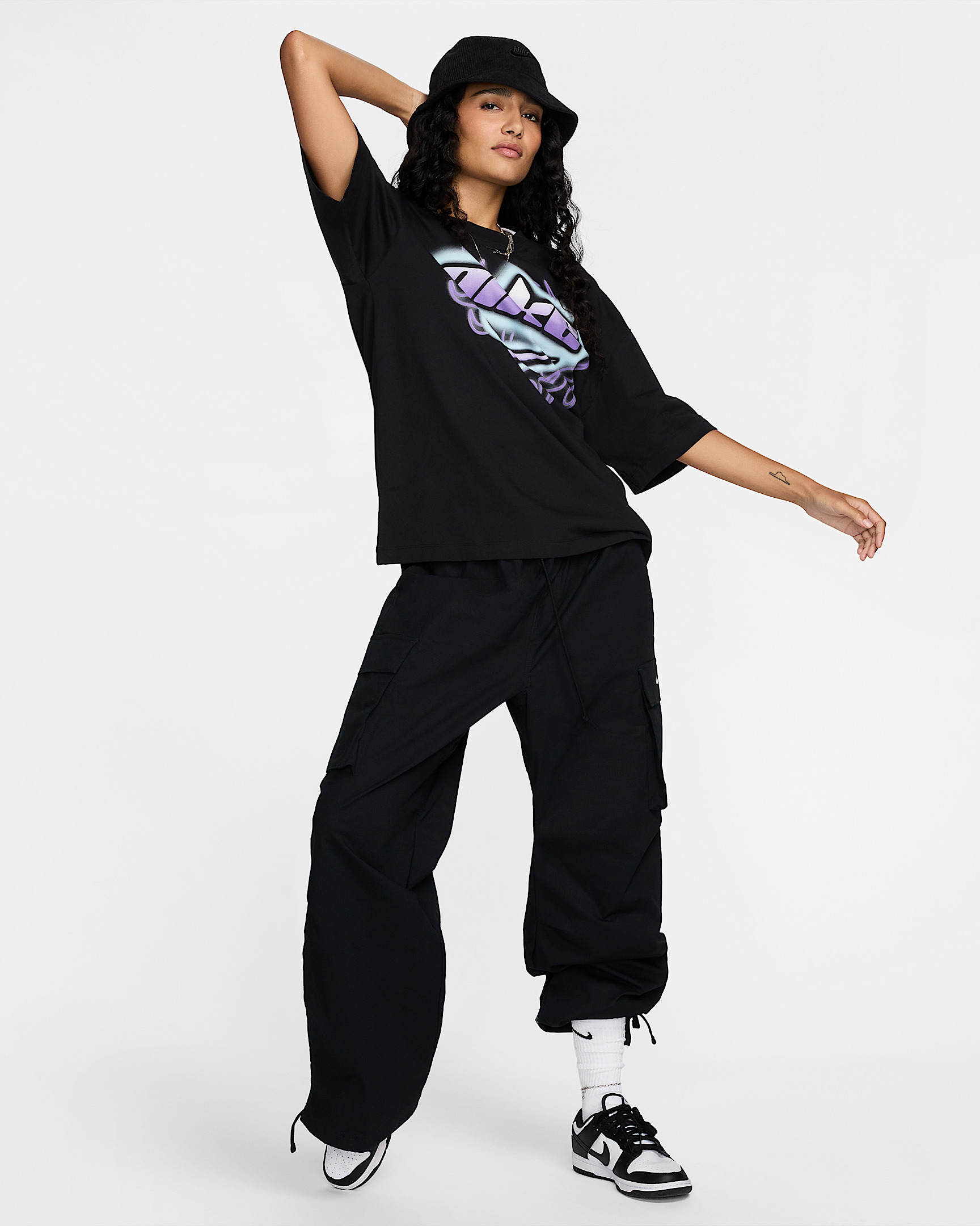 Nike Sportswear Women's Oversized Graphic T-Shirt - 7