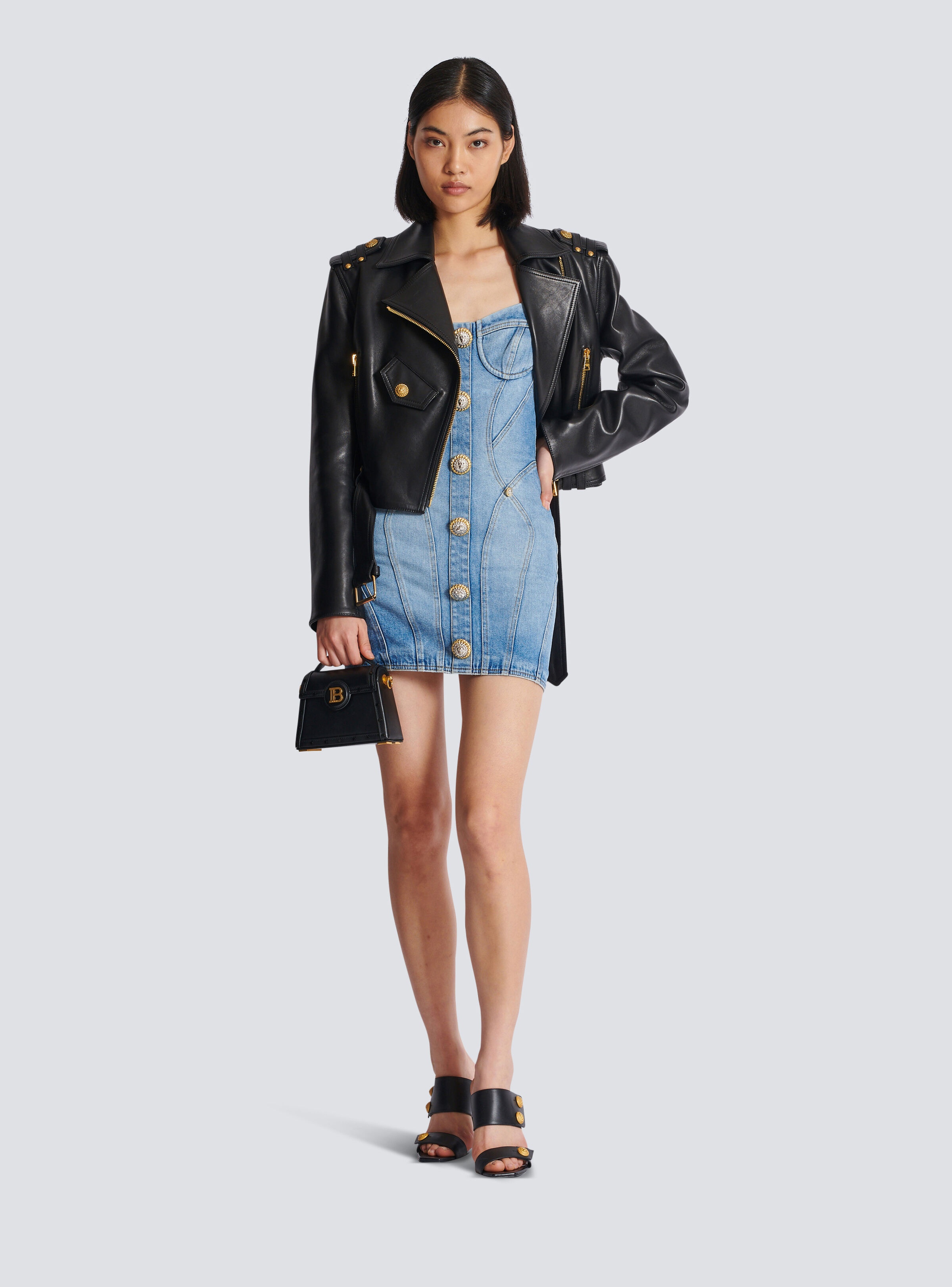 Buttoned short denim dress - 2