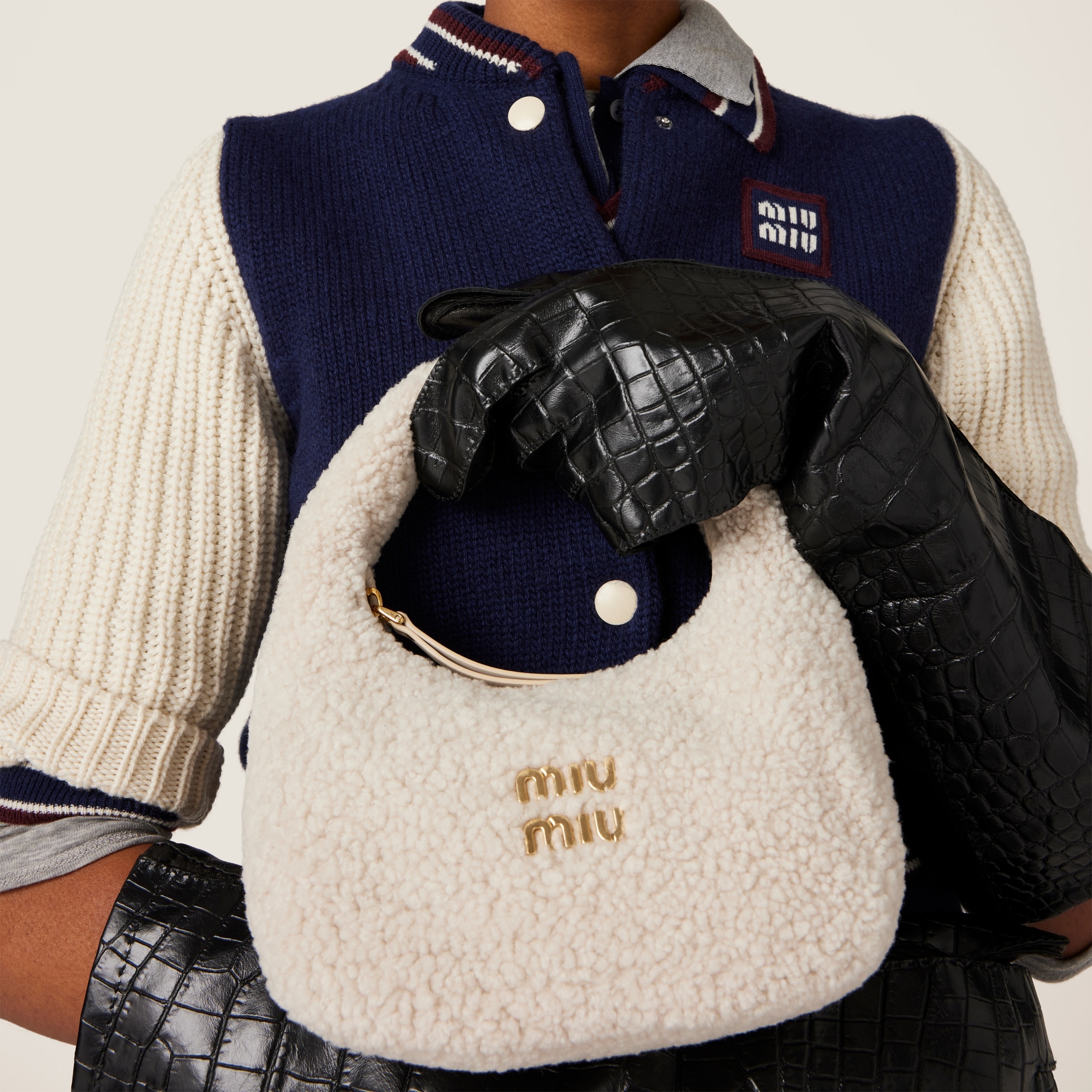 Wander shearling hobo bag - 8