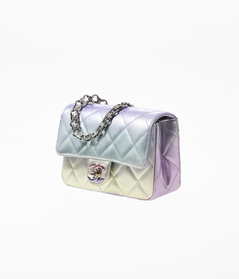 CHANEL Clutch outlook