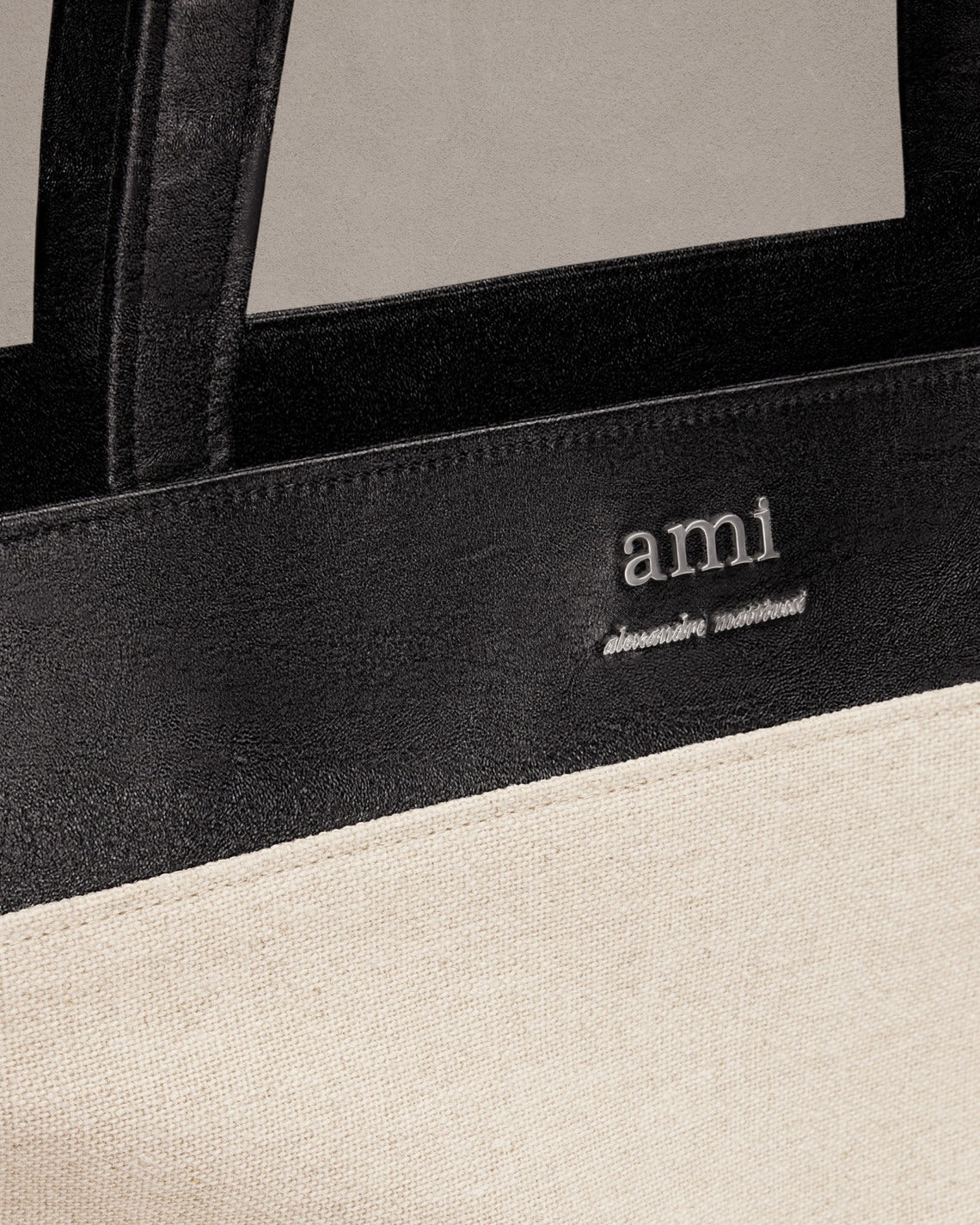 シンプルで実用的♪【AMI Paris】East West ショッピングバッグ AMI PARIS East West Ami Canvas Shopping Bag AMI