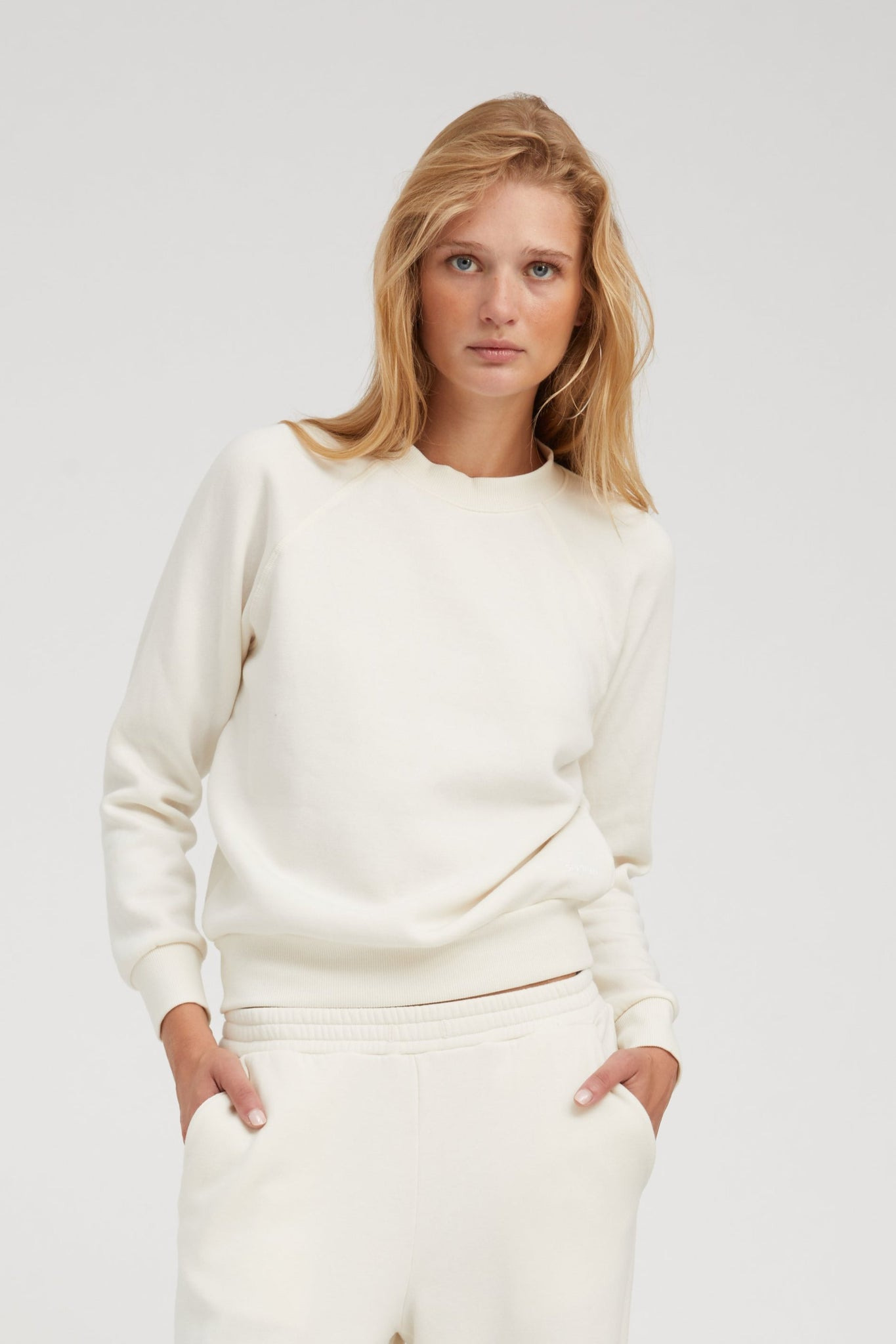 CREME SHRUNKEN RAGLAN SWEATSHIRT - 5