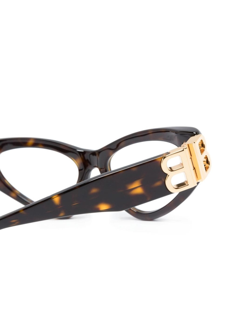 tortoiseshell cat-eye frame glasses 3