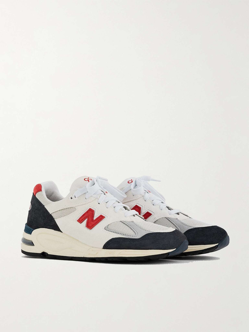 미국 990v2 메시와 스웨드 운동화에 있는 MADE - 1