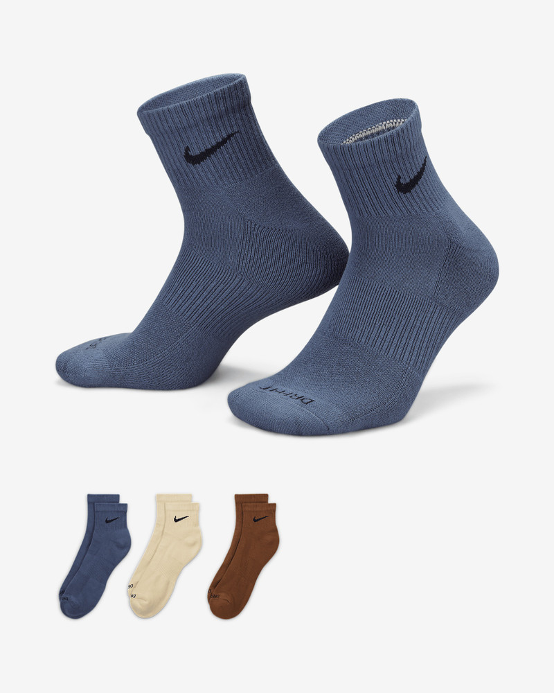 Nike Everyday Plus Cushioned Training Ankle Socks (3 Pairs) 1