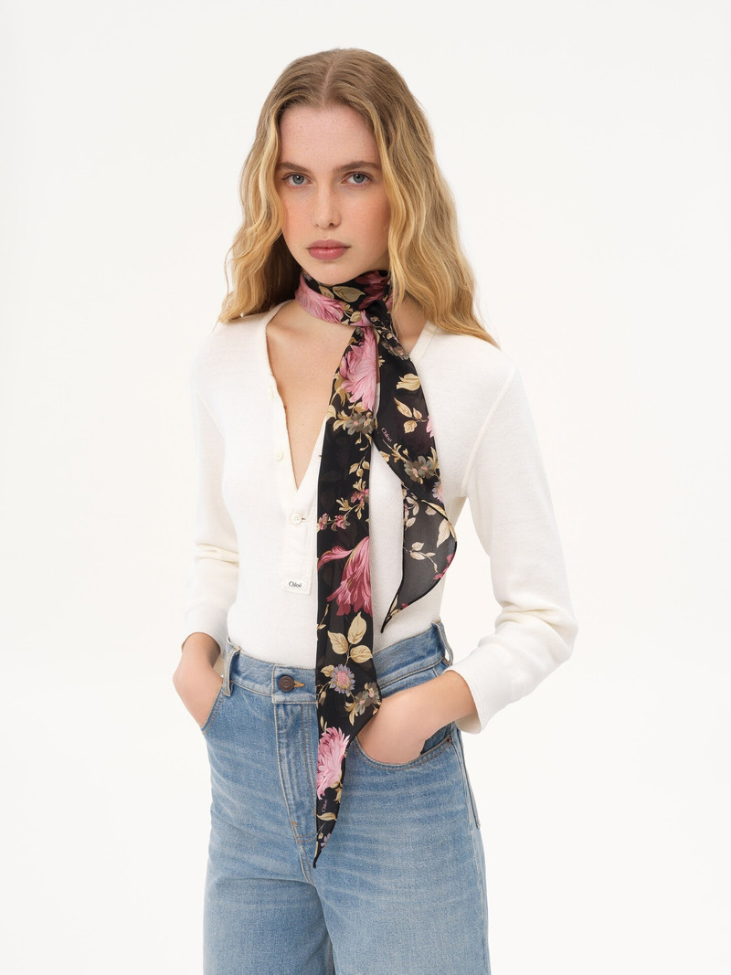 Chloé THE CHLOÉ PEONIES BANDEAU SCARF IN SILK CHARMEUSE outlook