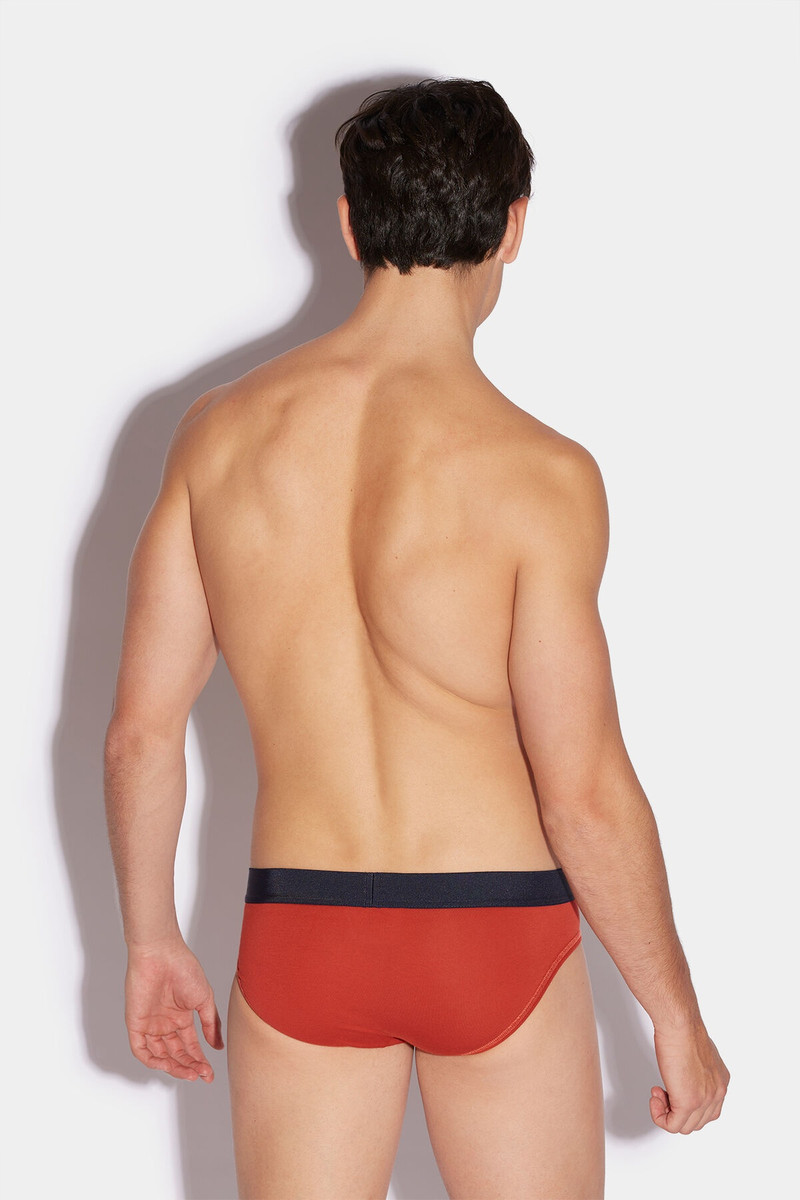 DSQUARED2 DSQUARED2 SLANTED LOGO BRIEF outlook