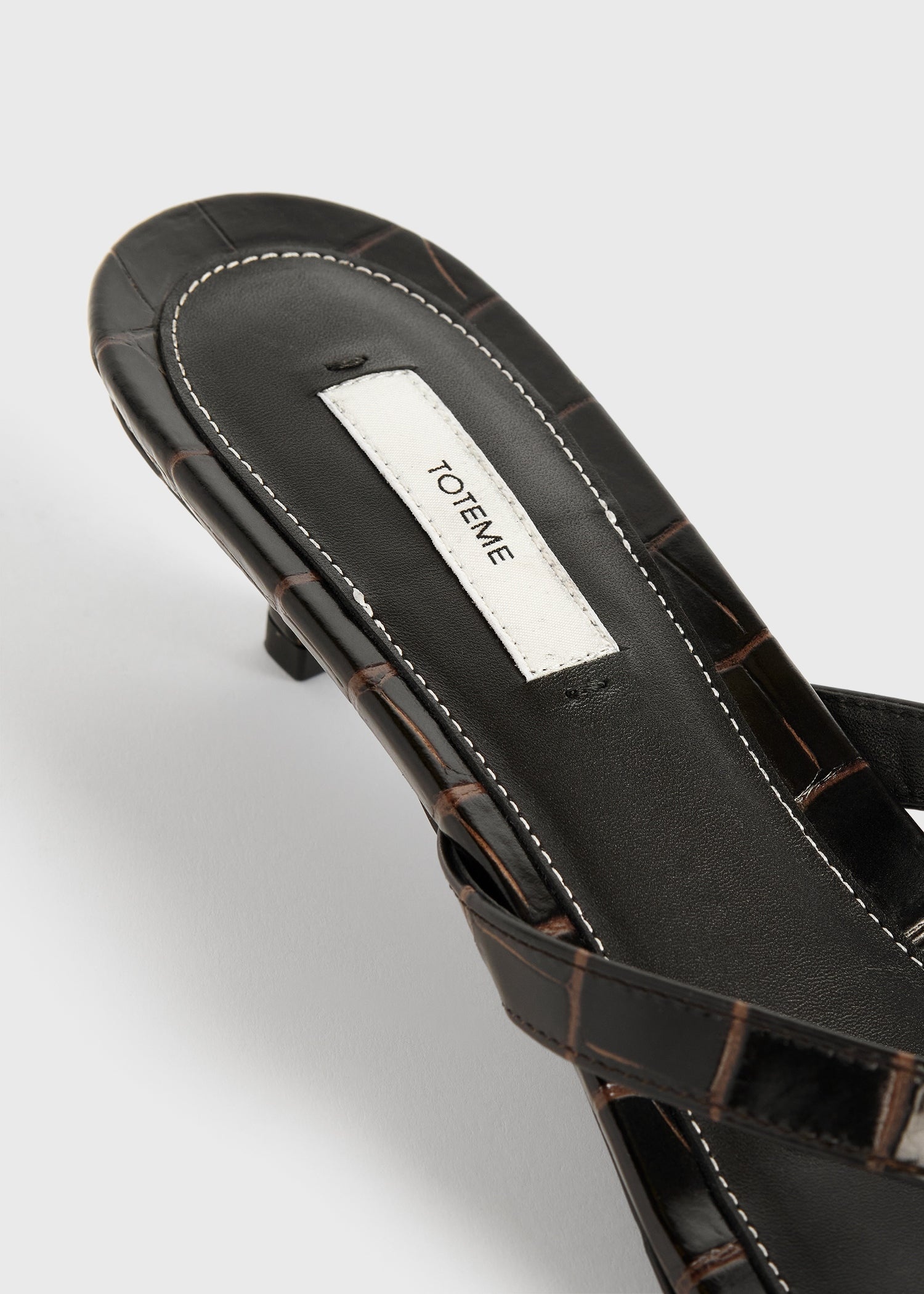 Croco-embossed heeled flip flops dark brown - 5