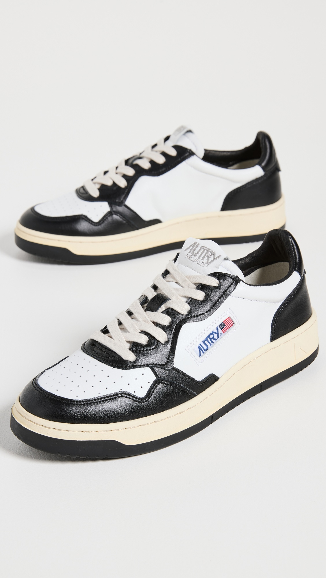 Medalist Low Top Sneakers - 3