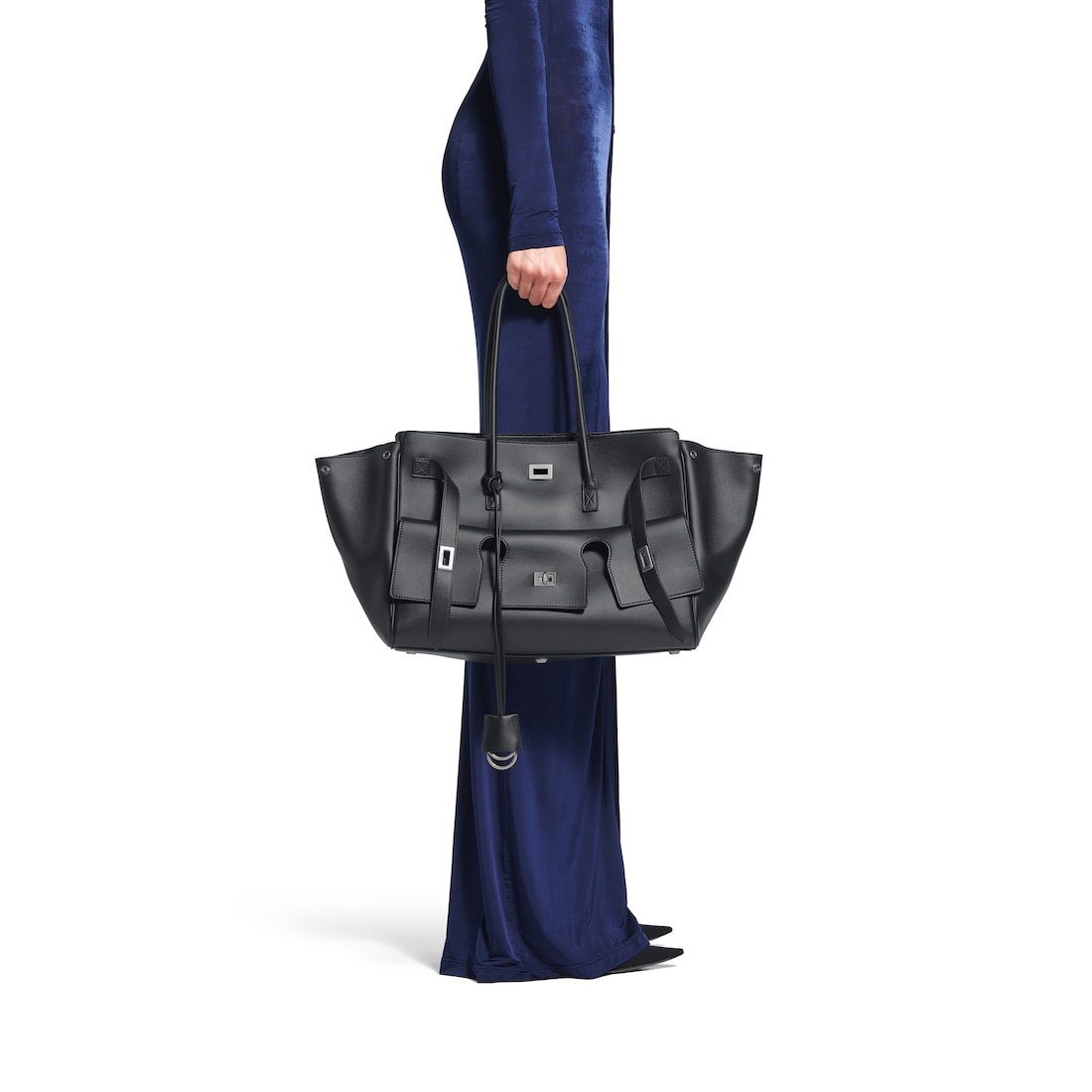 Bel Air Medium Carry All Bag in Black - 6