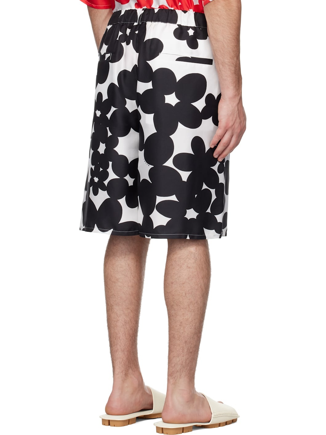 Black & White Dillies Print Silk Bermuda Shorts - 3