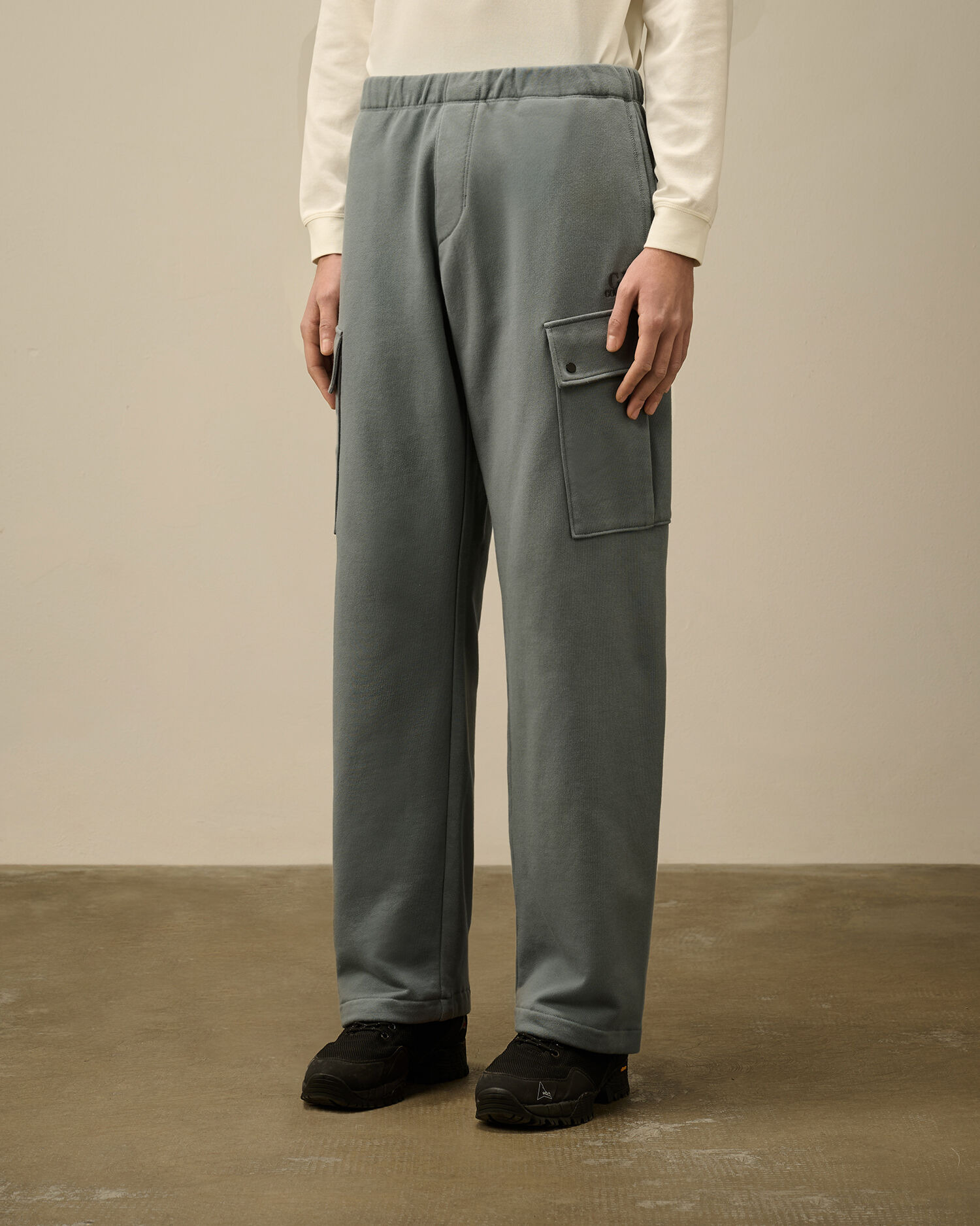 Diagonal Raised Fleece Cargo Sweatpants - 3