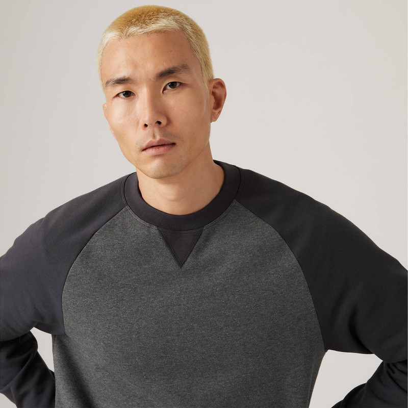 RED TAB™ CREWNECK SWEATSHIRT 5