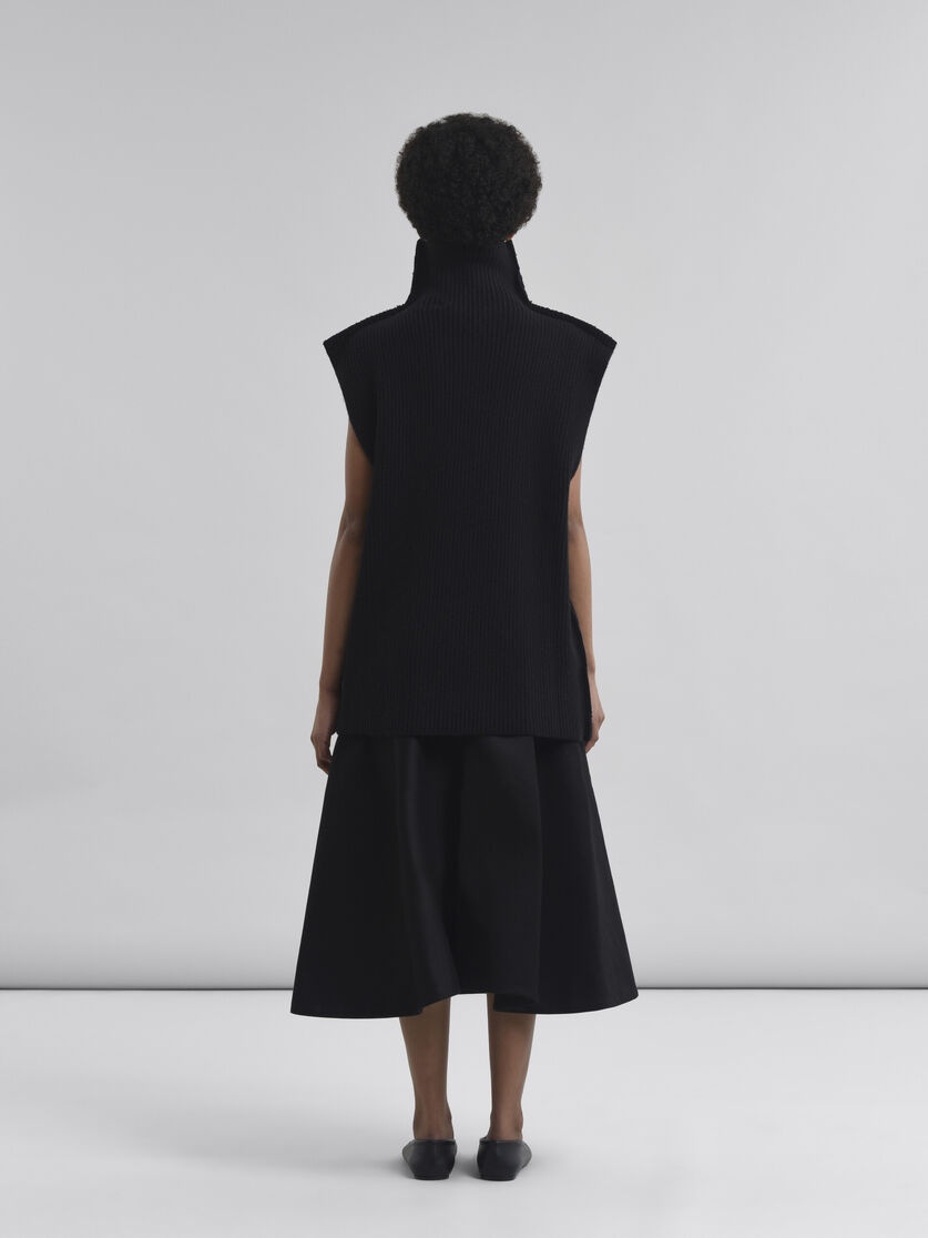 RIBBED BLACK WOOL VEST - 3