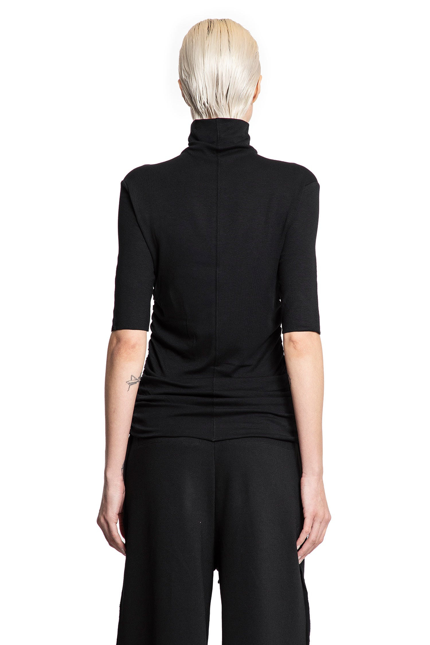 Short-Sleeve-Turtleneck-Top - 3